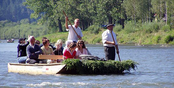 Plt� na Dunajci dnes sp�e p�ipom�naj� turistick� cirkus