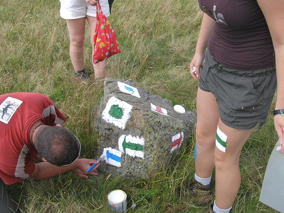 Zna�ky kam se pod�v�. V p��t�m roce p�ibude turistick� rozcestn�k.