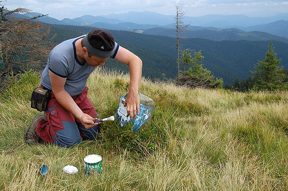 Ke zna�en� na h�ebeni ob�as poslou�ily i star� hrani�n� kameny 