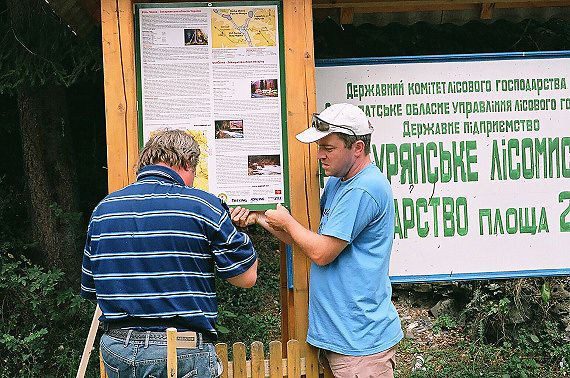 Osazov�n� informa�n� tabule v Us� �orn�